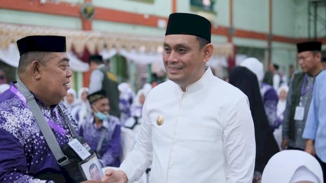 Wawali Hermanto Lepas 127 Jamaah Calon Haji Parepare.