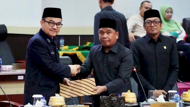 Sekda Sulsel, Jufri Rahman, menghadiri Rapat Paripurna DPRD Sulsel.