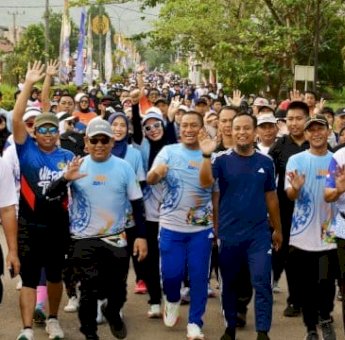 Gubernur Andi Sudirman Sulaiman Lepas Puluhan Ribu Peserta Fun Run Luwu Timur 2025 dan Anti Mager Sulsel
