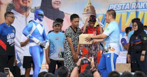 Tampil Unik, Tiga Peserta Fun Run Lutim Dapat Doorprize Langsung dari Bupati Ibas