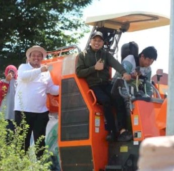 Pemkab Enrekang Serahkan Bantuan Kelompok Tani, Harap Peningkatan Produktivitas Pertanian