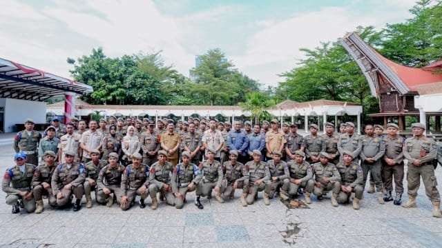 Gubernur Andi Sudirman Lepas 58 Personel Satgas Sawerigading.