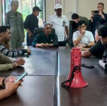 Puluhan Mahasiswa Sambangi DPRD, Lapor Dugaan Pelanggaran Salah Satu Cafe di Makassar