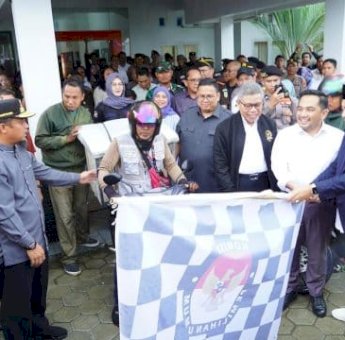 Ketua Komisi II DPR, Bawaslu, dan KPU RI Pantau-Lepas Logistik PSU Pilkada Palopo