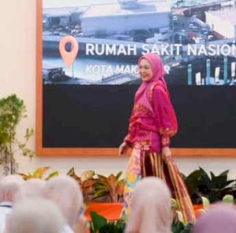 Melinda Aksa Tampil Memukau di Ajang Fashion Show Warisan Budaya
