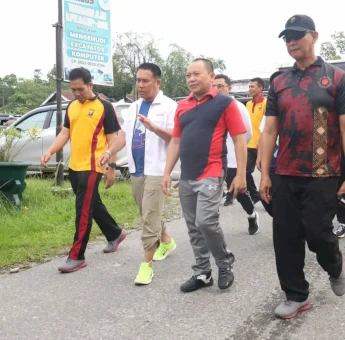 Anggota DPRD Lutra Awaluddin Meriahkan Olahraga Bersama Sambut Hari Bhayangkara ke-79