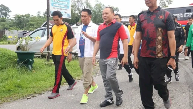 Anggota DPRD Lutra Awaluddin Meriahkan Olahraga Bersama Sambut Hari Bhayangkara ke-79