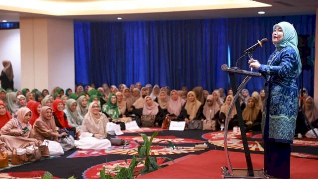 Wakil Wali Kota Makassar, Aliyah Mustika Ilham menghadiri acara Bincang Keluarga yang digelar Badan Kontak Majelis Taklim (BKMT) Makassar.