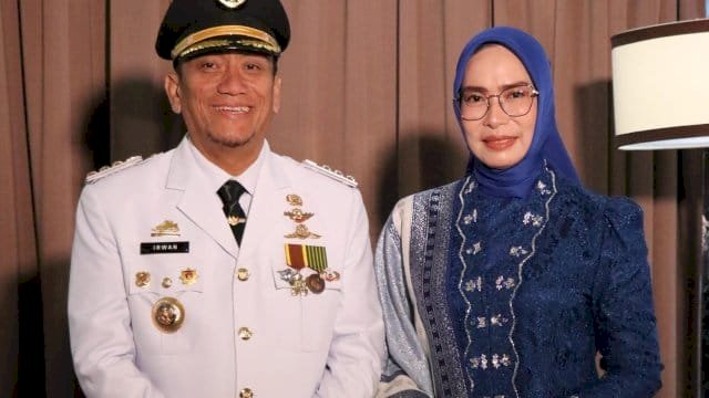 Bupati Ibas dan Istri.