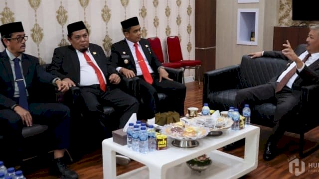 Bupati Pinrang, Irwan Hamid, Terima Jajaran KPU Pinrang.