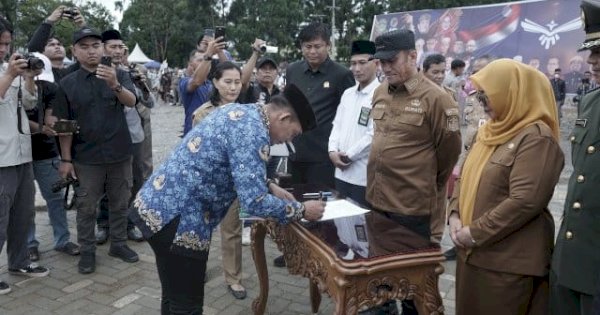 Terima SK, PPPK Lutim Dikontrak Langsung 5 Tahun Sesuai Program Prioritas Bupati Ibas