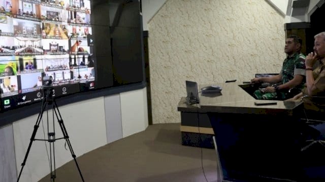 Bupati Pinrang H.A. Irwan Hamid, S.Sos berkesempatan mengikuti arahan Menteri Pertanian Republik Indonesia, A. Amran Sulaiman melalui sambungan virtual video conference.