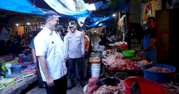 Tinjau Pasar Jelang Idul Adha, Bupati Pangkep Yusran Lalogau Pastikan Stok Pangan Aman dan Harga Terjangkau