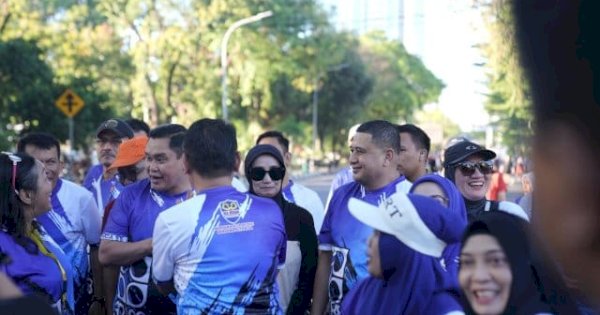 Bersama Kabarharkam Polri, Wali Kota Munafri Lepas Peserta Jalan Sehat SMADA 88 Makassar