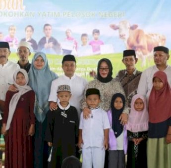 Pemkab Lutim dan Yayasan Abulyatama Berbagi dengan Anak Yatim di Burau