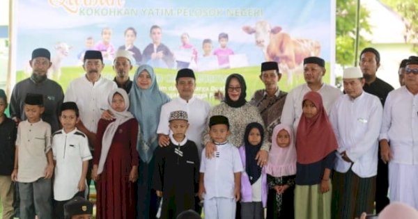 Pemkab Lutim dan Yayasan Abulyatama Berbagi dengan Anak Yatim di Burau