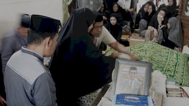 Sekretaris DPRD Kabupaten Sidrap, Andi Faizal Burhanuddin, dikabarkan berpulang ke Rahmatullah pada Kamis malam (12/6/2025).