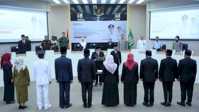 Wali Kota Makassar, Munafri Arifuddin, melantik sejumlah pejabat lingkup Pemkot Makassar.