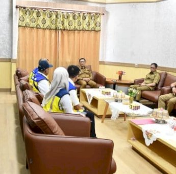 Bupati Soppeng Sambut Audiensi Ditjen PS Kemensos RI Terkait Lokasi Persiapan Sekolah Rakyat Nhico Nhico Selasa, 17 Juni 2025 09:49