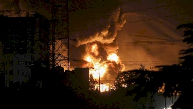 Rudal Iran Lolos Lagi, Hantam Kilang Minyak Terbesar Israel