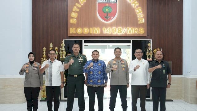 Rapat Koordinasi Forum Komunikasi Pimpinan Daerah (Forkopimda) Kota Makassar tahun 2025.