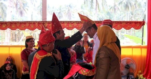 Bupati dan Wabup Lutim Resmi Jadi Keluarga Besar To Pamona