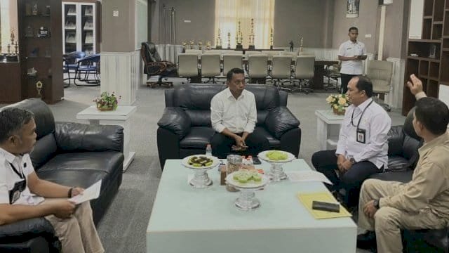 Bupati Sidenreng Rappang (Sidrap), H. Syaharuddin Alrif, menerima audiensi Penanggung Jawab Swasembada Pangan Wilayah Sidrap, Dr. Amin Nur.