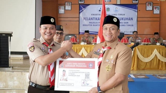 Untuk Pertama Kalinya, Bupati Ibas Lantik Pengurus Pramuka Lutim Secara Bersamaan