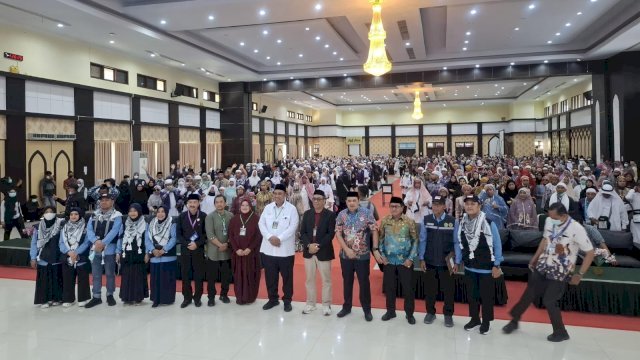 Jemaah Haji Lutim Tiba di Tanah Air, Disambut Hangat di Asrama Haji Sudiang