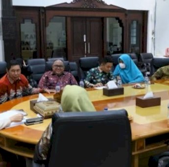 Perkuat Sinergi Pendidikan dan Pemerintah, Aliyah Mustika Ilham Sambut Panitia Kongres FEB PTMA
