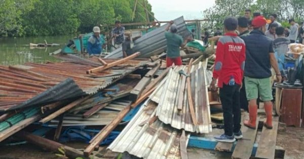 Pemprov Sulsel Bergerak Cepat Salurkan Bantuan Korban Puting Beliung di Pinrang dan Luwu