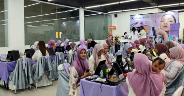 CitraCosmetic dan Somethinc Gelar Make Up Class Bersama MUA Kinanty Karina