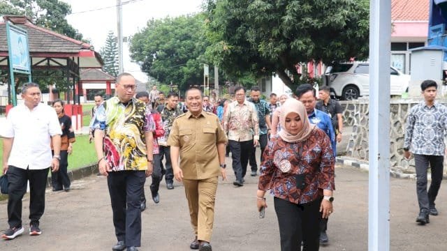 Bupati Luwu Timur, H. Irwan Bachri Syam, melakukan kunjungan inspiratif ke Sentra Handayani, di Cipayung.