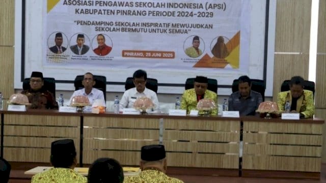 Sekretaris Daerah Pinrang, A. Calo Kerrang, berkesempatan menghadiri sekaligus menyaksikan pelantikan Pengurus APSI Pinrang.
