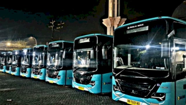 Pemprov Sulsel hadirkan 27 unit bus baru dari Damri yang melayani dua koridor utama di kawasan Mamminasata (Makassar, Maros, Sungguminasa, dan Takalar).
