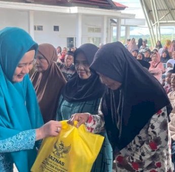 Pemkab Soppeng dan Baznas Distribusikan 330 Paket Sembako dan Dua Unit bantuan RTLH