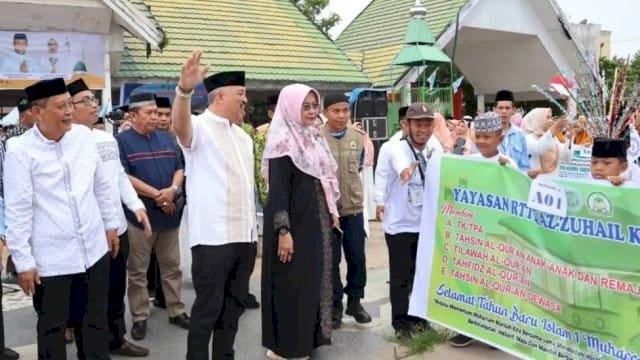 Dilepas Bupati Irwan, Ribuan Peserta Pawai Ta&rsquo;aruf Meriahkan Tahun Baru Islam di Pinrang