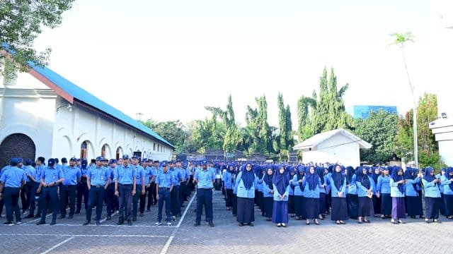 Karyawan PDAM Makassar.