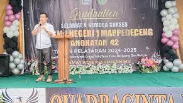 Wakil Ketua DPRD Lutra Karemuddin Berikan Motivasi pada Acara Penamatan UPT SMPN I Mappedeceng