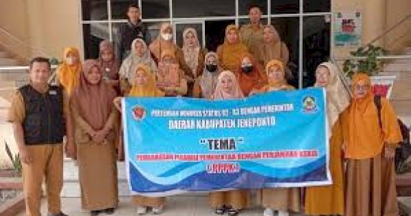 Gelar Aksi Damai, Puluhan Tenaga Honorer Datangi DPRD Jeneponto