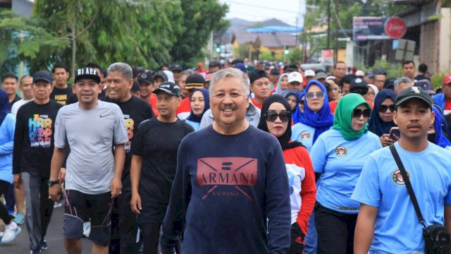 Bupati Pinrang Irwan Hamid Bareng Ribuan Warga Jalan Sehat Hari Koperasi Nasional ke-78