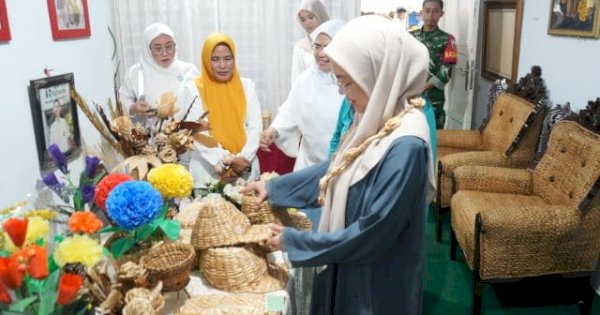 Melinda Aksa Apresiasi UMKM Kerajinan Eceng Gondok di Sambung Jawa: Inovasi Lokal Ramah Lingkungan yang Harus Didukung