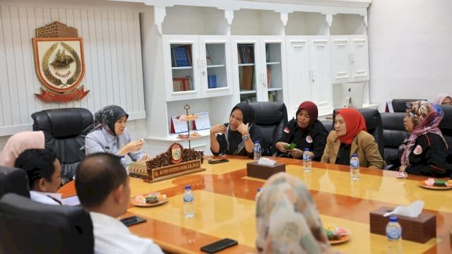 Aliyah Mustika Ilham Tanggapi Langsung Keluhan PPDB Warga Prasejahtera