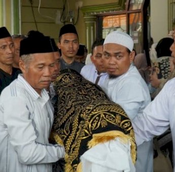 Mantan Kakanwil Kemenag Sulsel Wahid Thahir Wafat, Jejak Pengabdiannya Dikenang-Wali Kota Tasming Melayat