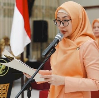 Kukuhkan DWP Kabupaten, Melani Simon Dorong Sinergi Pemerintah Tangani Anak Stunting