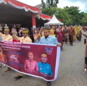 Ribuan Orang Meriahkan Kirab Budaya Maros, Bupati dan Wabup Ikut Jalan Kaki