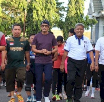 Sekda Pinrang Turut Lari Sehat di Pembukaan Festival Dirgantara