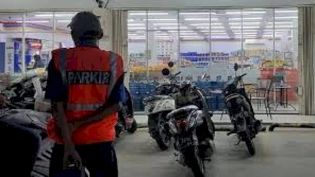 DPRD Makassar Apresiasi Gebrakan Perumda Parkir Makassar, Bayar Parkir Sekali Setahun!