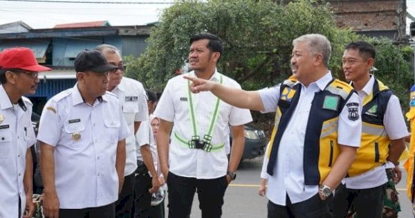 Bupati Irwan Tinjau Normalisasi Irigasi 8 Km Demi Dukung Produktivitas Petani Pinrang