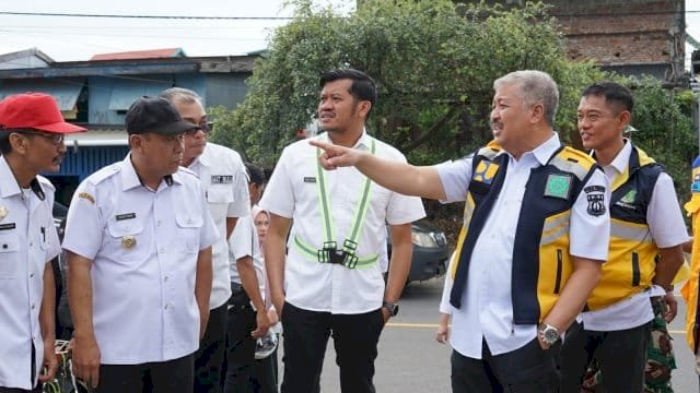 Bupati Irwan Tinjau Normalisasi Irigasi 8 Km Demi Dukung Produktivitas Petani Pinrang